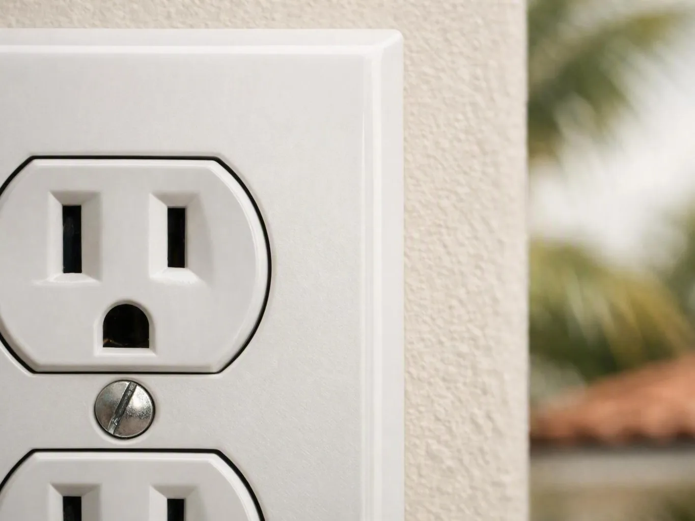 24 Hour Electrician — How Does Sweetwater Weather Change Emergency Electrical Work?